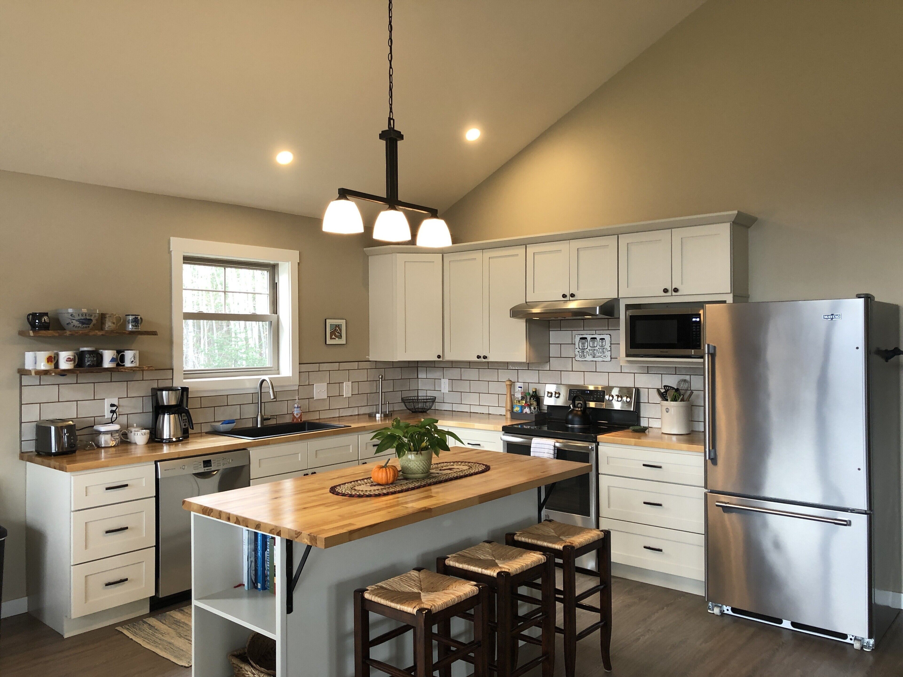 Panoramic Mountain & Farm View