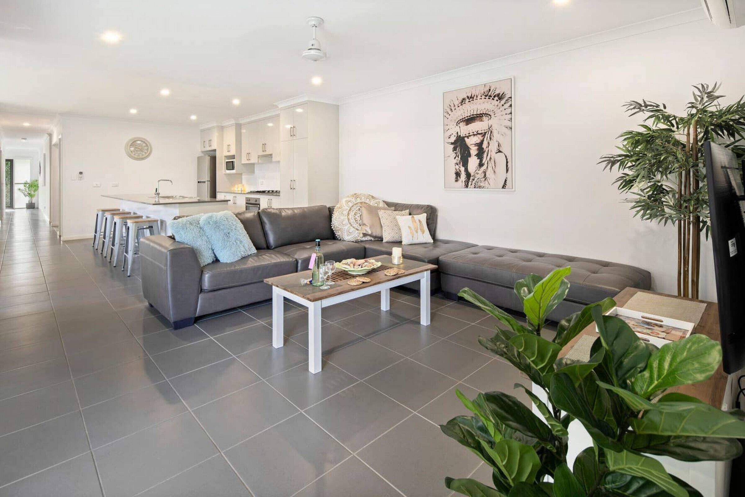 LEMAU Family Escape, Close To Town, Sleeps 8