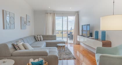 Centre Funchal top floor terrace & large balconies