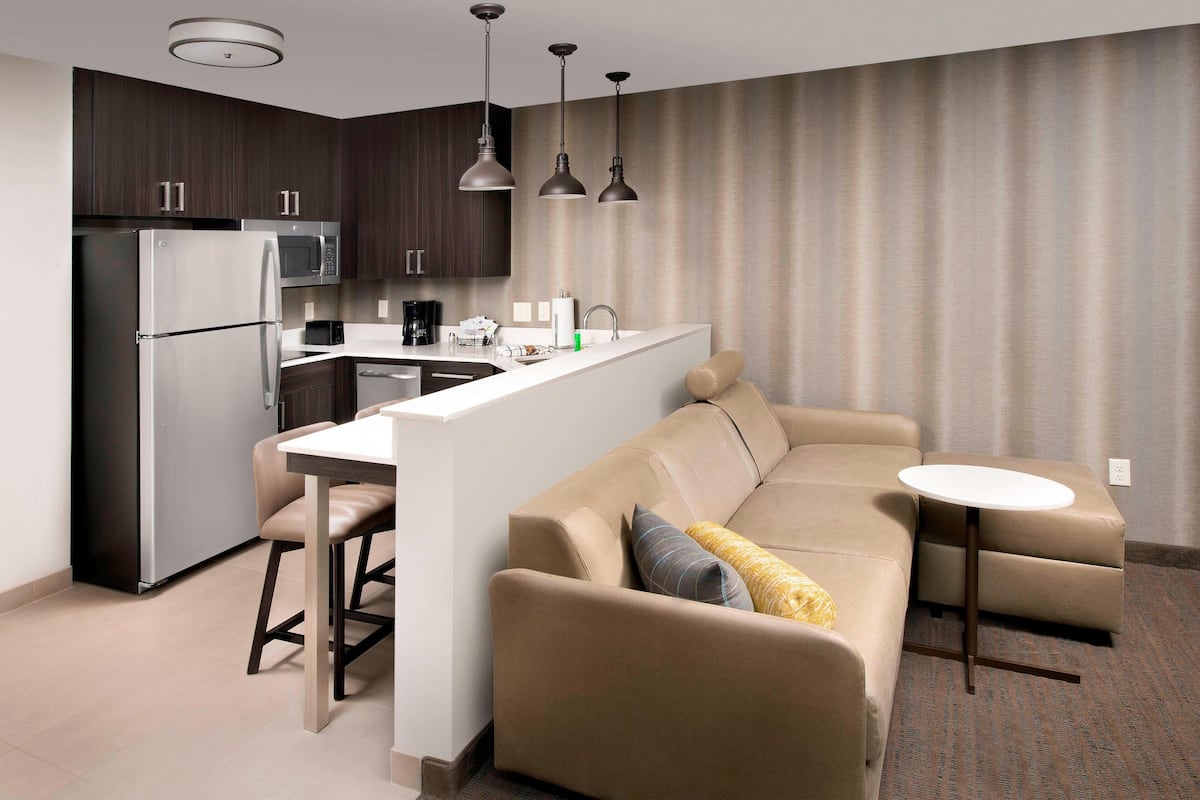Coffee/tea maker, dining tables
