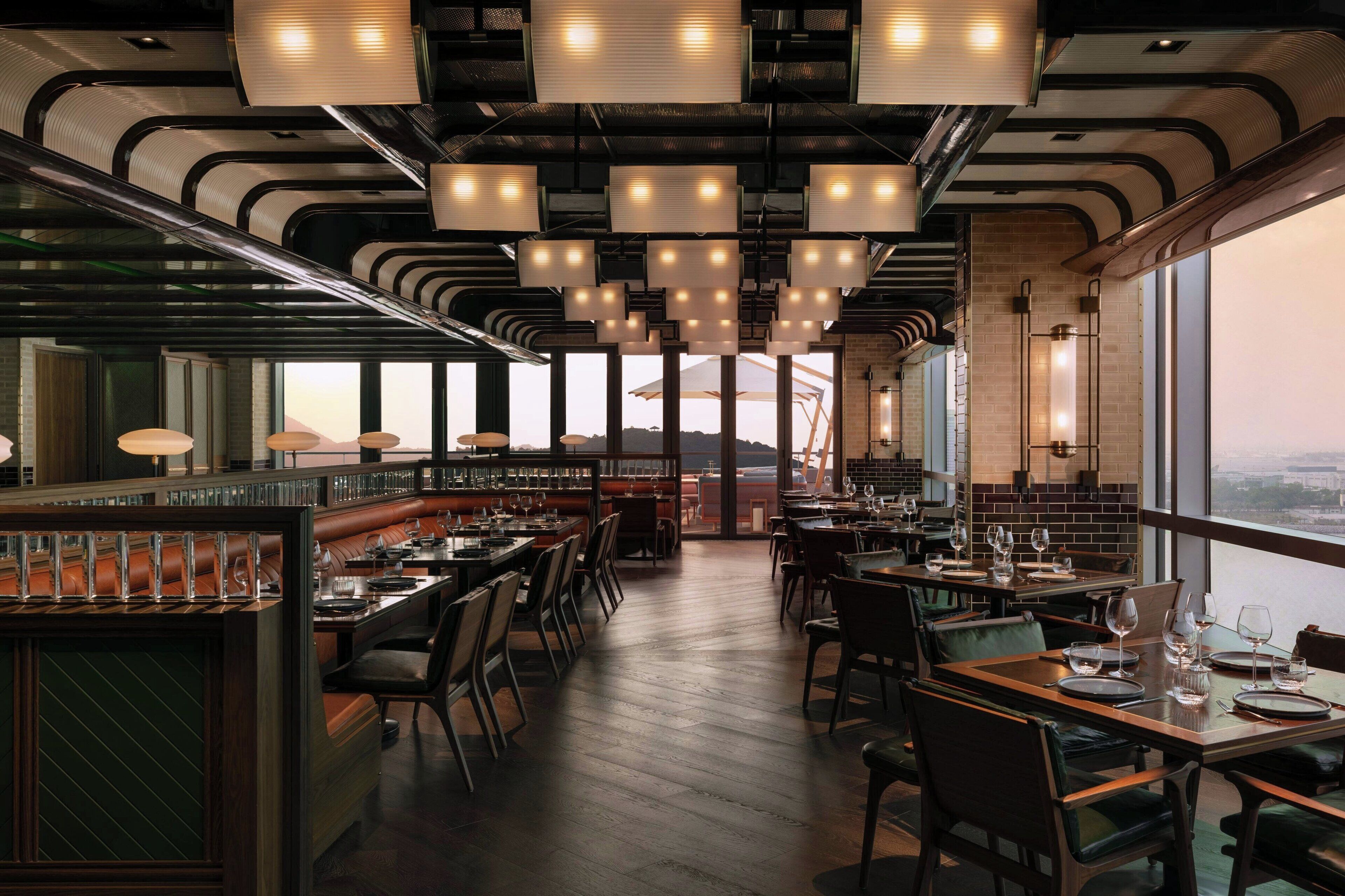 3 restaurants, breakfast, lunch, dinner served; international cuisine 