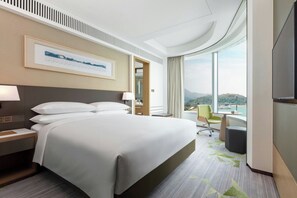 Executive Suite, 1 King Bed | Egyptian cotton sheets, premium bedding, down comforters, pillowtop beds - Sheraton Hong Kong Tung Chung Hotel (Tung Chung)