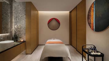 Sauna, kropsbehandlinger, deep tissue-massage, thai-massage
