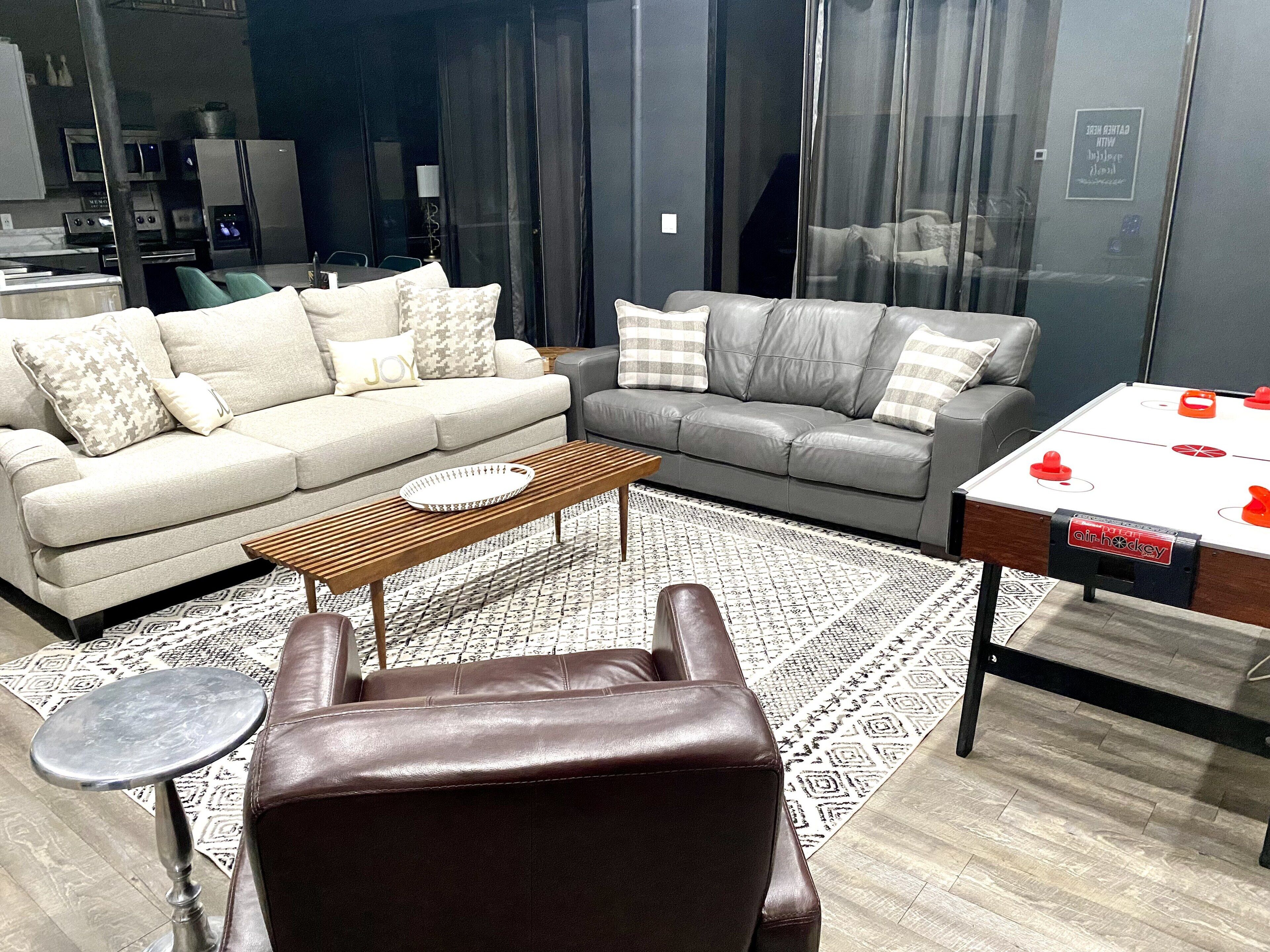 Buffalo Hallow Acreage Retreat:❤️Omaha, Outdoor Entertaining/Groups/Volleyball