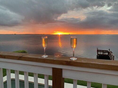 Million$ Gulf front sunsets in private apartment in private home!