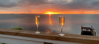 Million$ Gulf front sunsets in private apartment in private home!