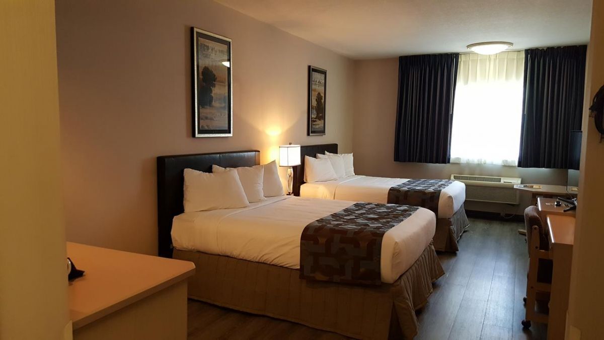 ULTIMATE DREAM DESTINATION! TWO COMFY UNITS, PARKING, POOL