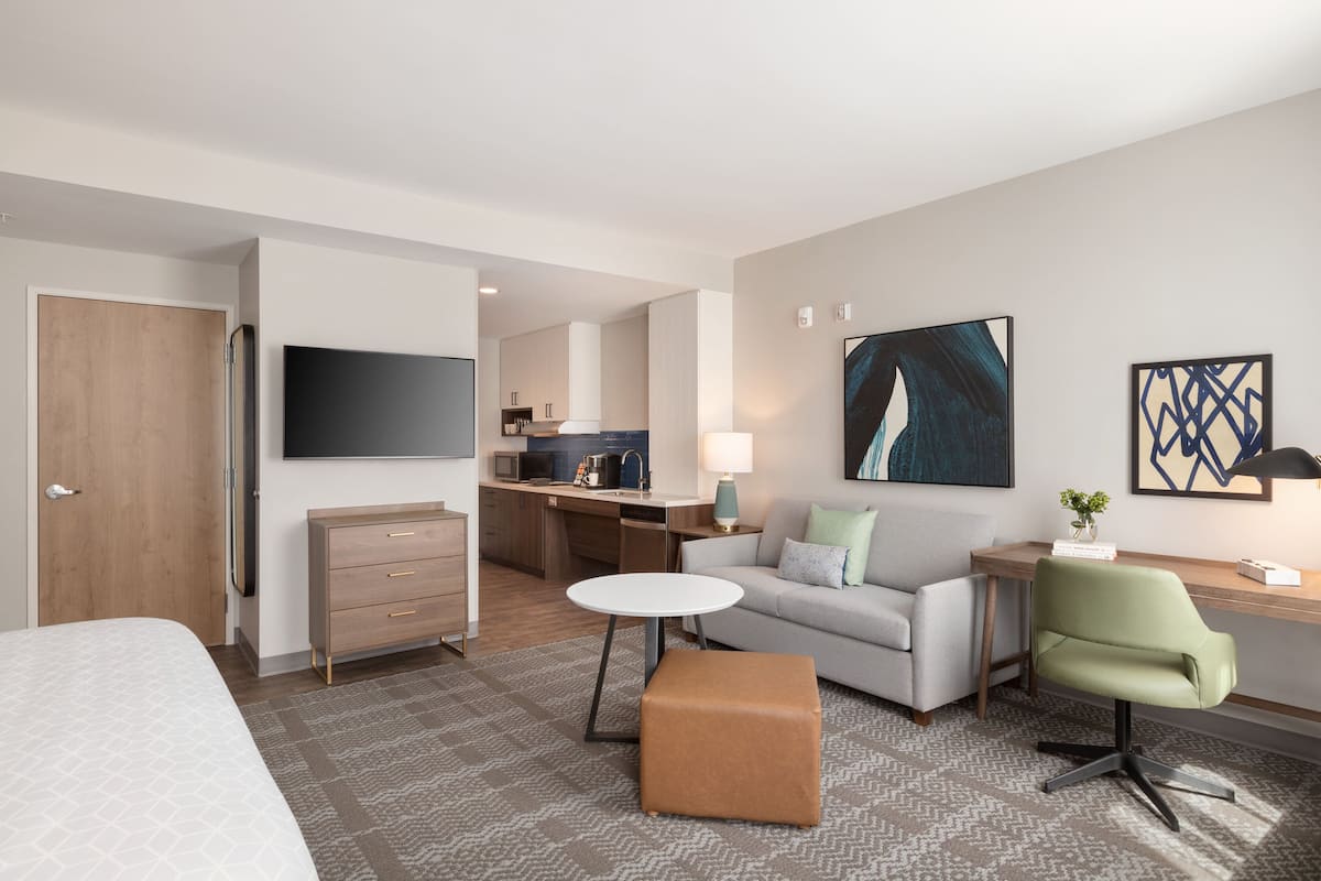 1 bedroom, premium bedding, pillowtop beds, in-room safe