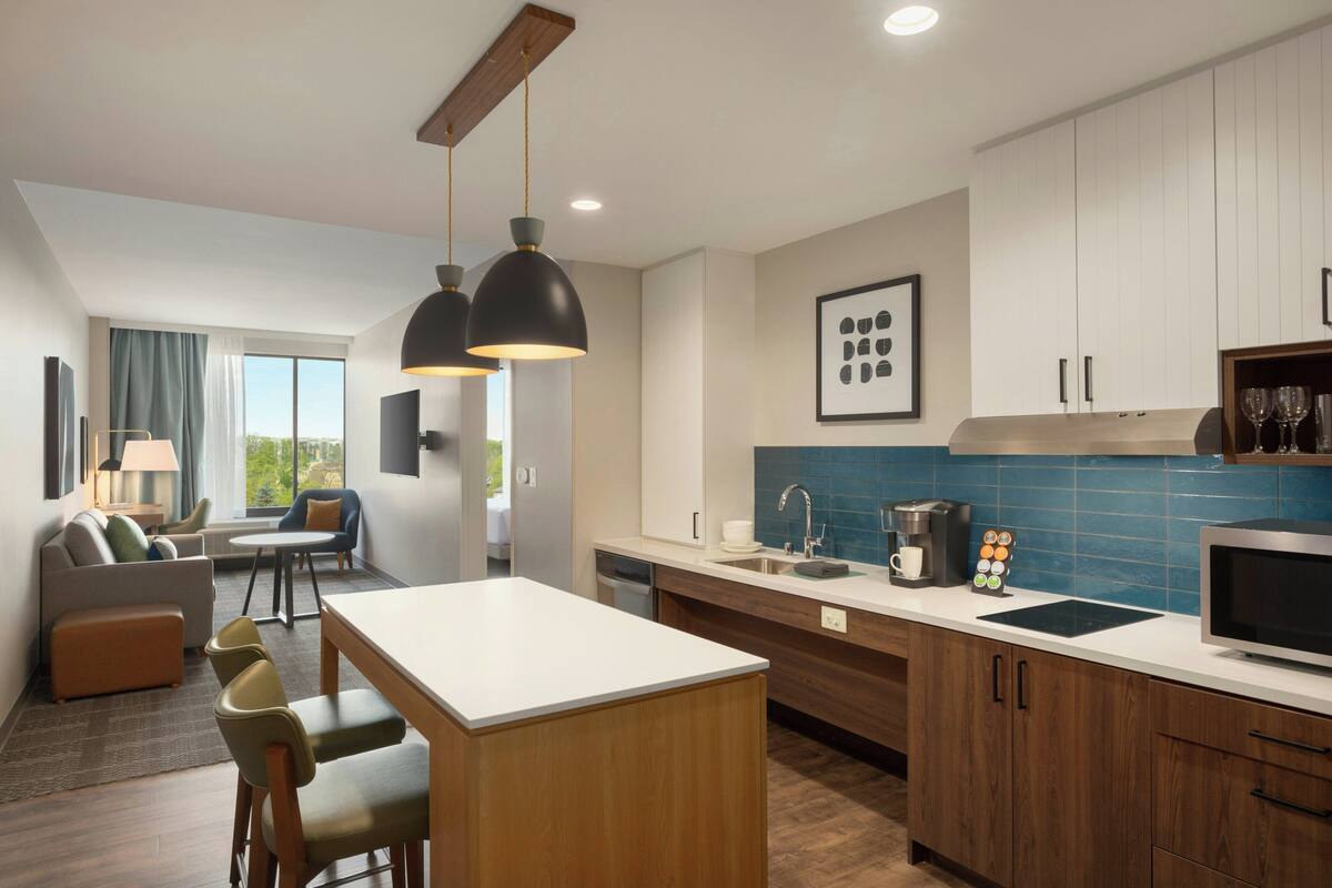 Suite, 1 Bedroom, Kitchen (Transfer Shower)