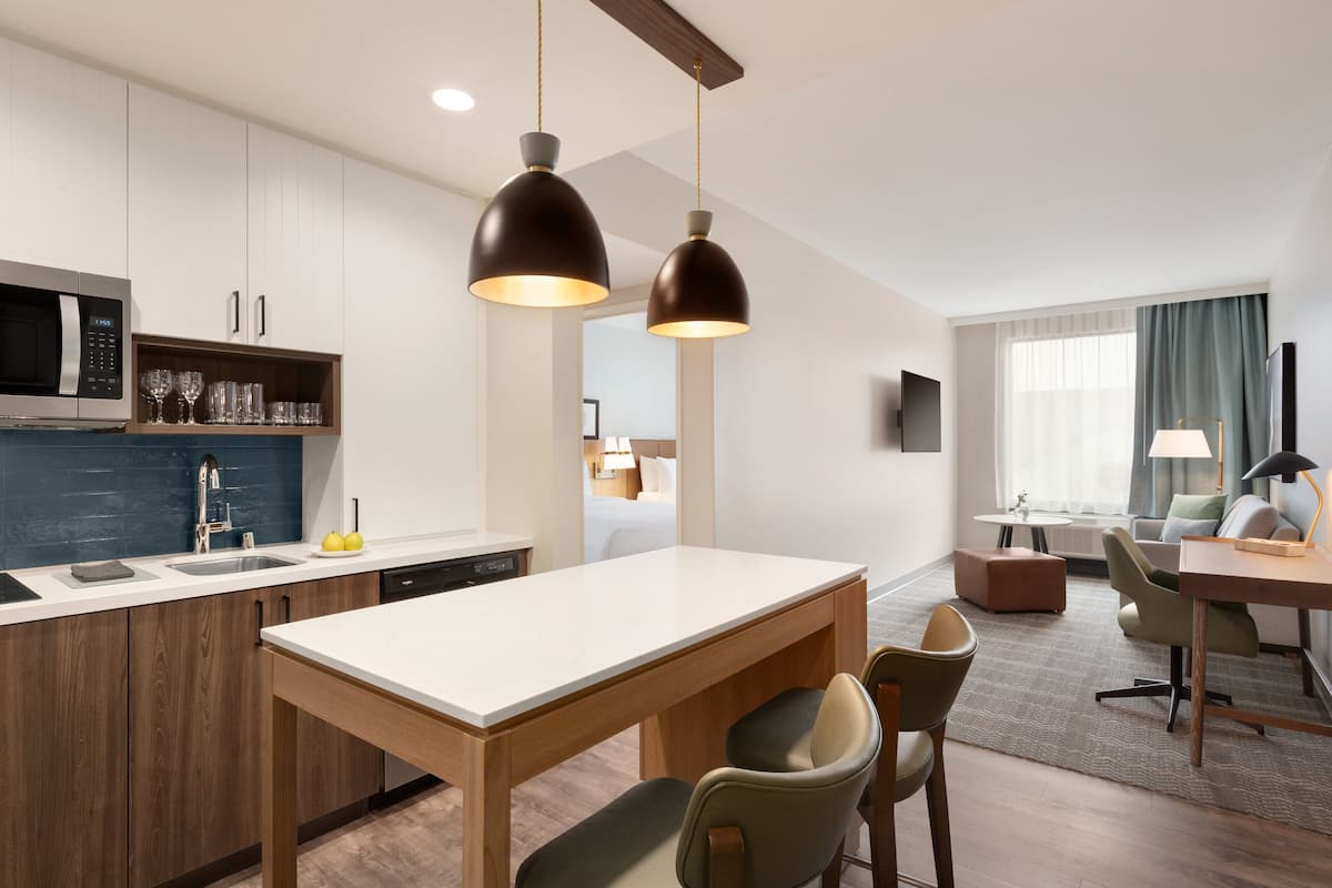 1 bedroom, premium bedding, pillow-top beds, in-room safe