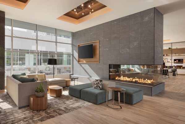 Lobby - Staybridge Suites Rochester - Mayo Clinic Area by IHG (Rochester)