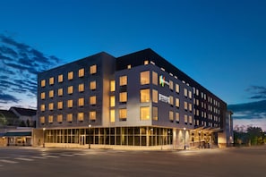 Exterior - Staybridge Suites Rochester - Mayo Clinic Area by IHG (Rochester)
