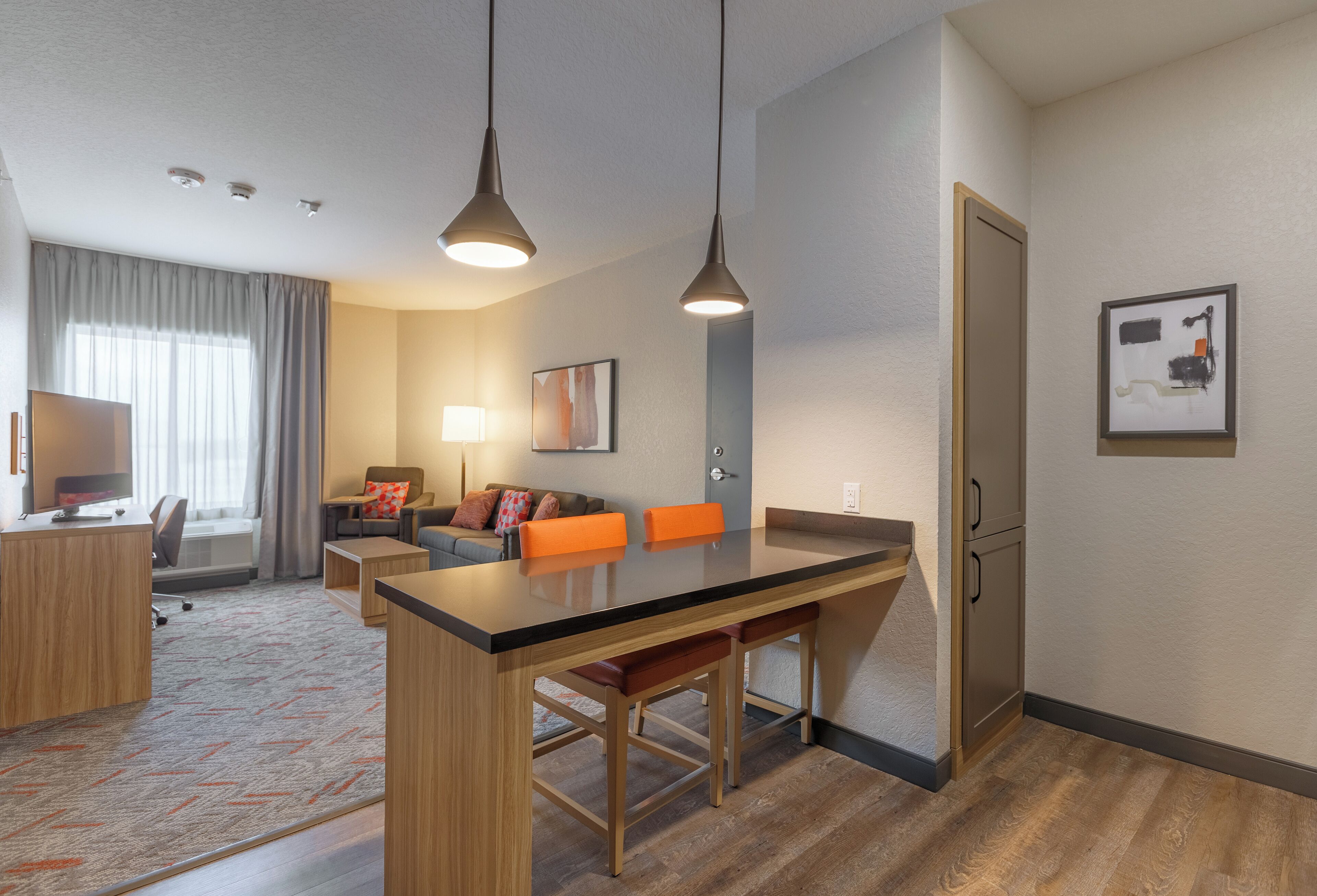 Suite, 1 Bedroom | 1 bedroom, individually decorated, desk, laptop workspace