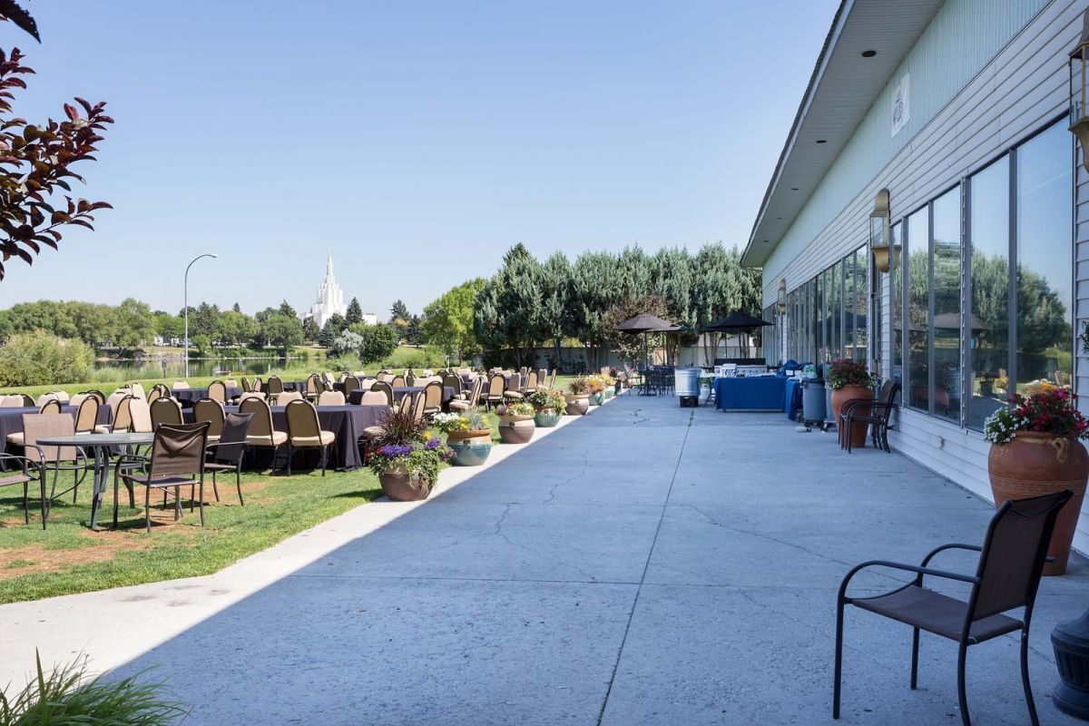 GREAT VIEW! IDAHO FALLS, 2 CHIC UNITS! POOL, SPA, JACUZZI!