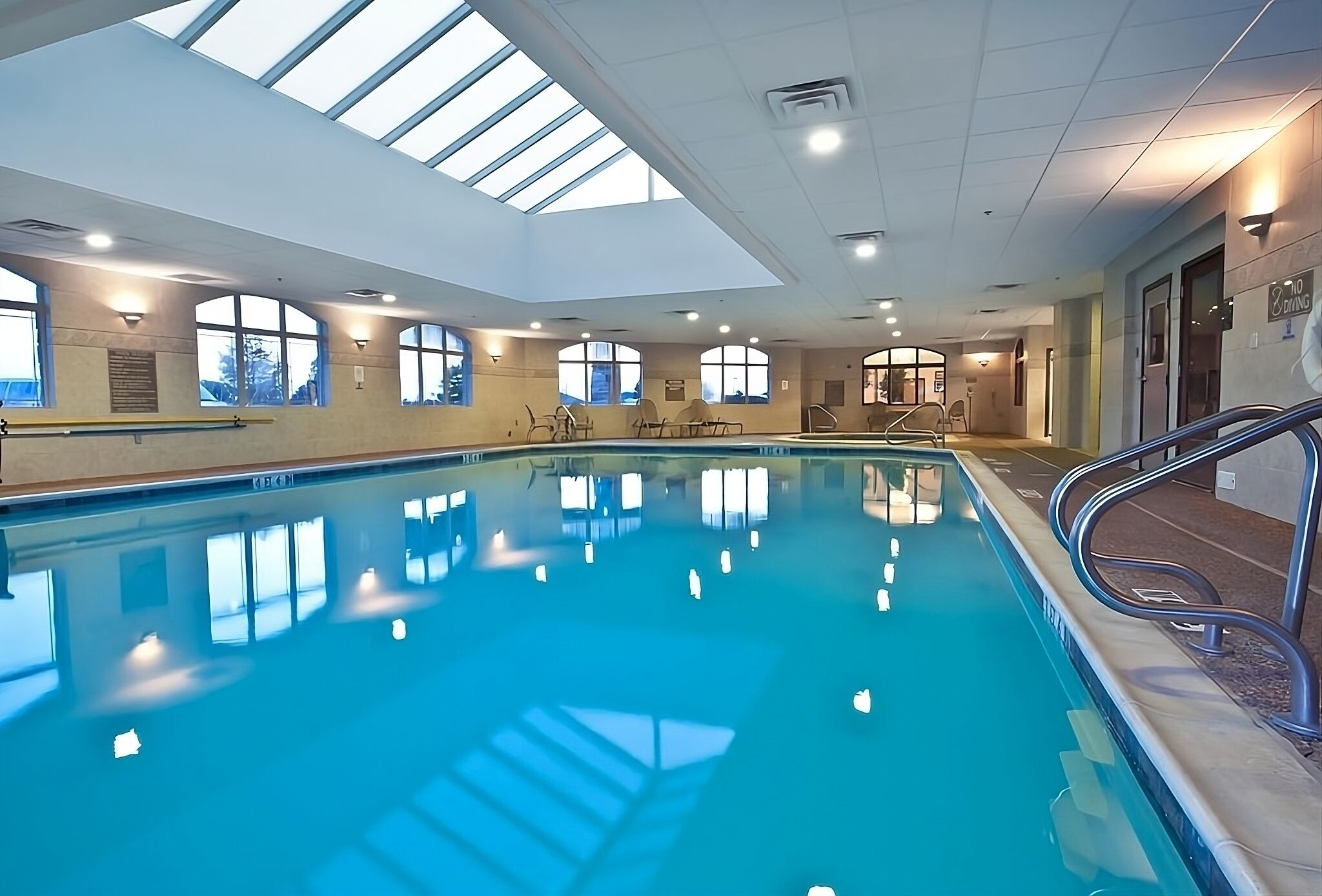 Gorgeous Family Getaway! 1 Awesome Unit and Pool.