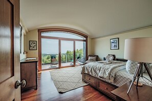 4 Schlafzimmer, Bügeleisen/Bügelbrett, kostenloses WLAN, Bettwäsche