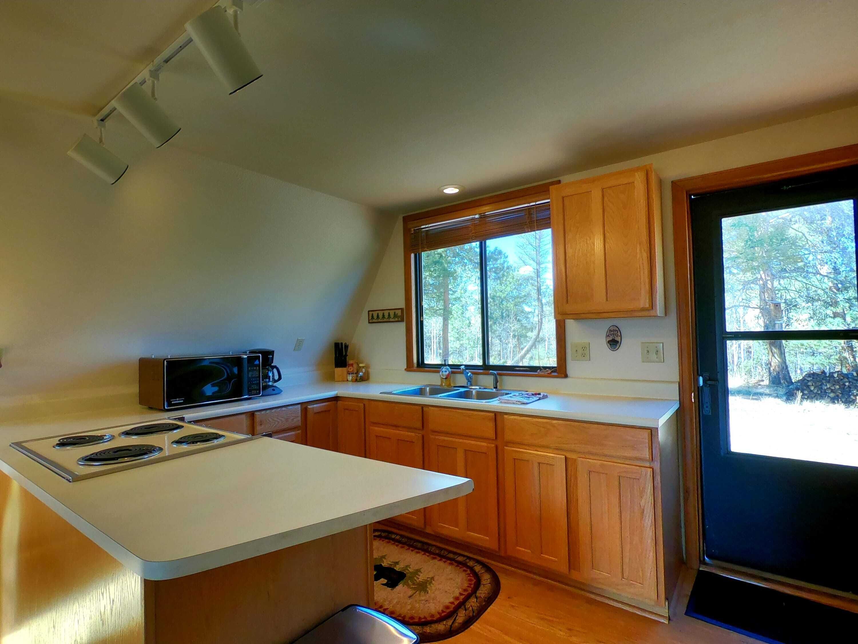 Forest Hideaway for Two - Cabin with Mountain Views in National Forest