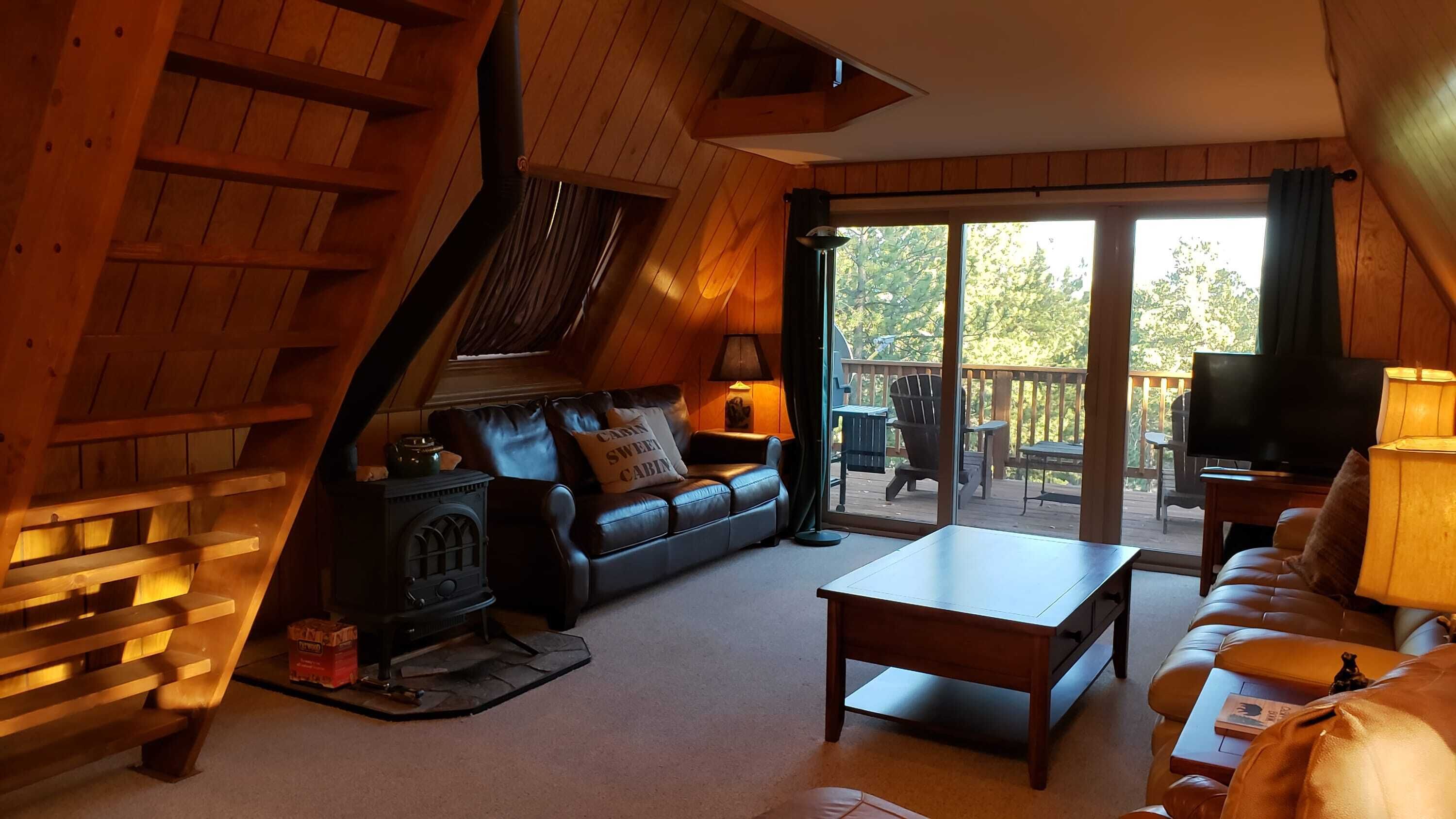 Forest Hideaway for Two - Cabin with Mountain Views in National Forest