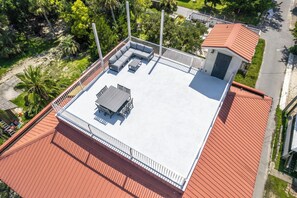 Outdoor dining - The Ray - Penthouse Suite - Rooftop View (St. Augustine)