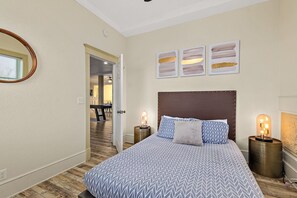 3 bedrooms, desk, iron/ironing board, WiFi