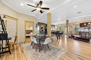3 bedrooms, desk, iron/ironing board, WiFi - The Ray - Penthouse Suite - Rooftop View (St. Augustine)