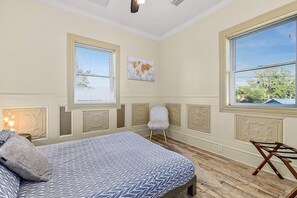 3 bedrooms, desk, iron/ironing board, WiFi