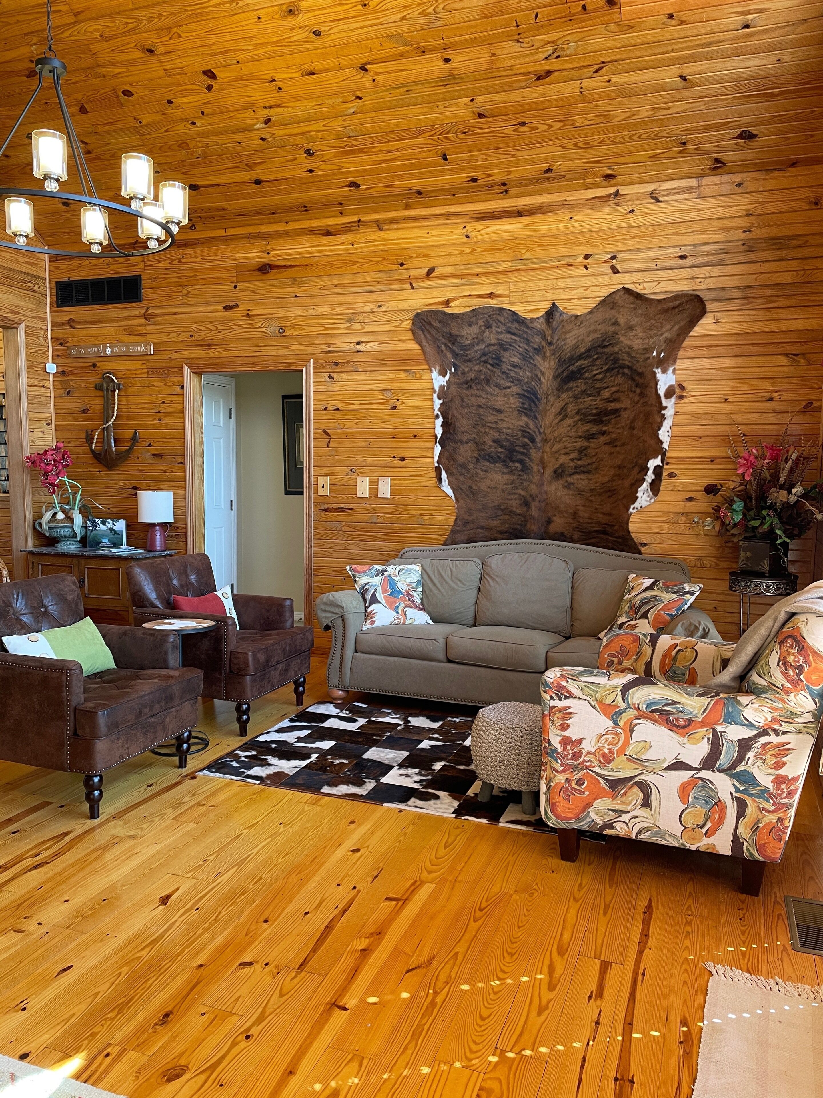 Lakin’ It Easy at Lake Cumberland Resorts - Burnside KY. With 4 Master Suites 