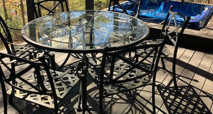 Lakin’ It Easy at Lake Cumberland Resort Burnside KY 4 KING BEDS & 4 FULL BATHS