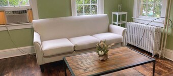 2B1B with Private Entrance - 5 Min Walk to UVA