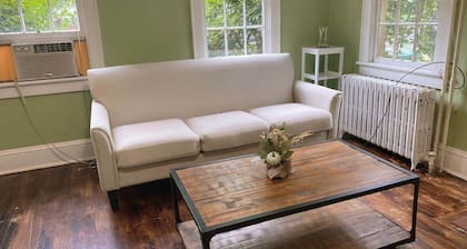 2B1B with Private Entrance - 5 Min Walk to UVA