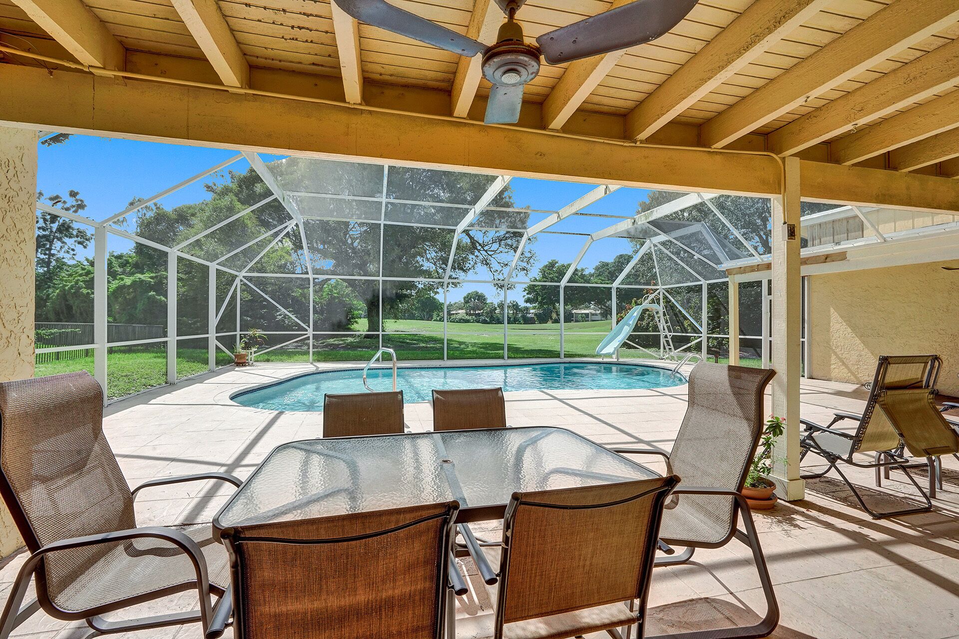 Great Family House with Pool in Centrally Located Area