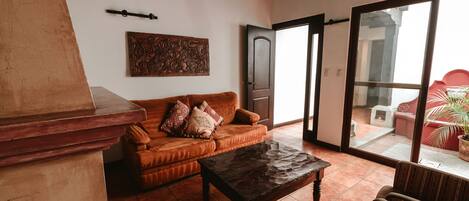 Televisor i llar de foc