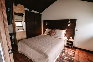 2 bedrooms, in-room safe, WiFi, bed sheets
