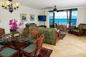Interior - Oceanfront, Great Location, adjacent to beach park! Newly reduced winter rates! (Lahaina)