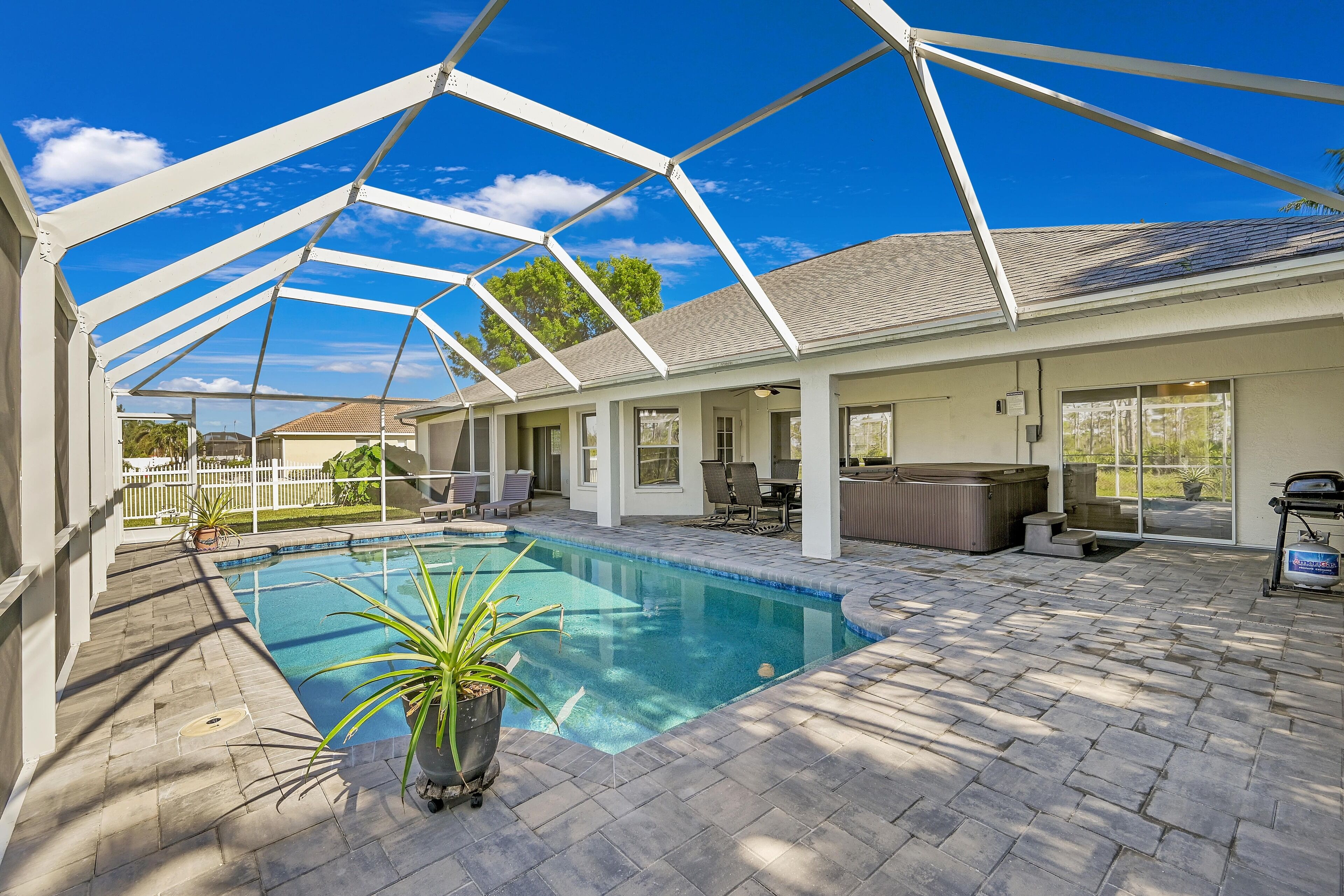 室外泳池、暖水池