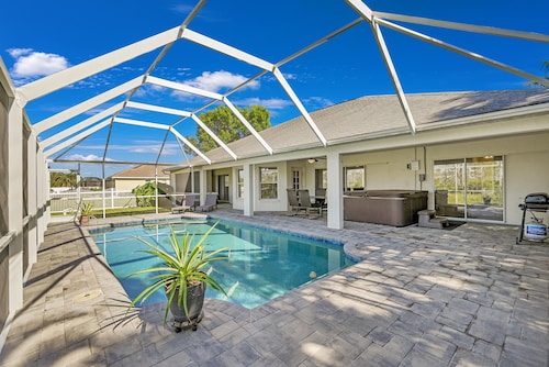 Tropical Retreat in Southwest Cape Coral