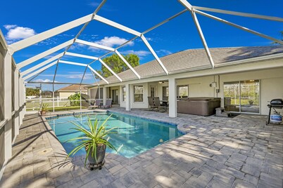 Tropical Retreat in Southwest Cape Coral