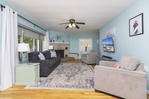 Smart TV, lettore DVD, libri