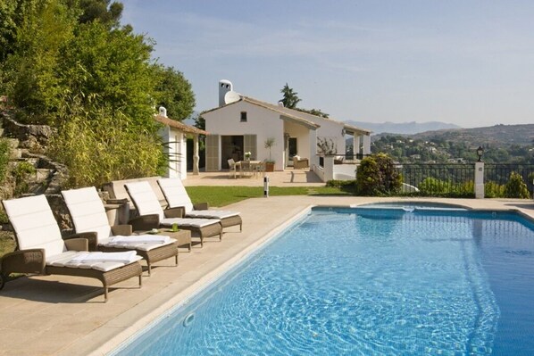 Piscine extérieure, piscine chauffée