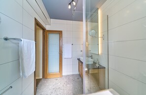 Hair dryer, towels - Luxury Villa Indigo with Pool (Split)
