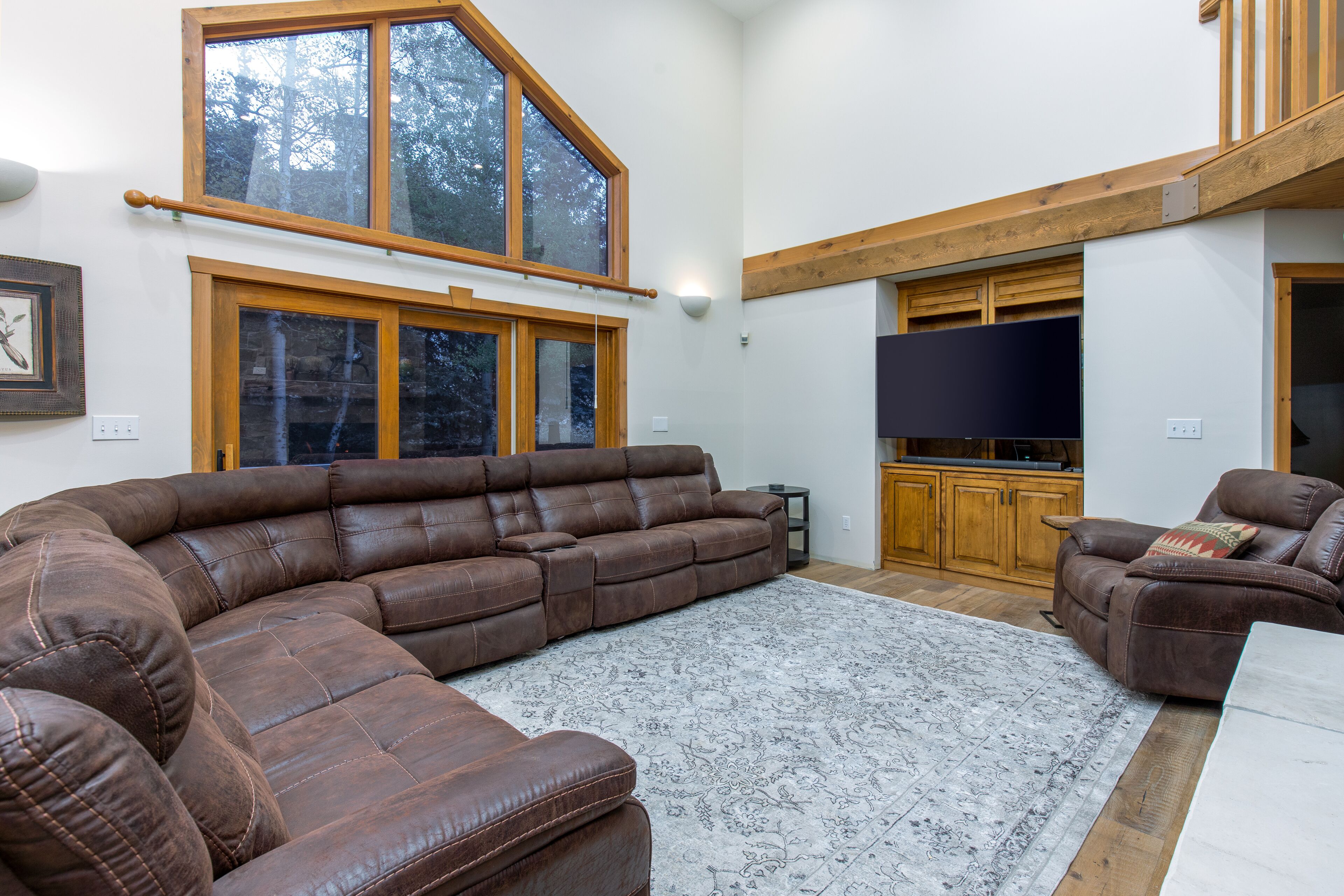 Beautiful Newly Remodeled Private Home. 5 Mins to DV Lifts and Main Street!