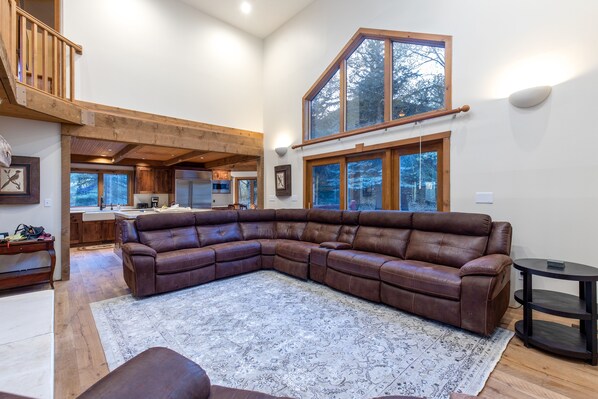 Smart TV, fireplace, DVD player, music library