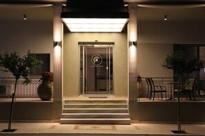 Exterior detail - Achilles Hotel (Pylos-Nestoras)
