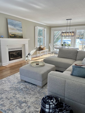 Smart TV, fireplace, table football, ping pong