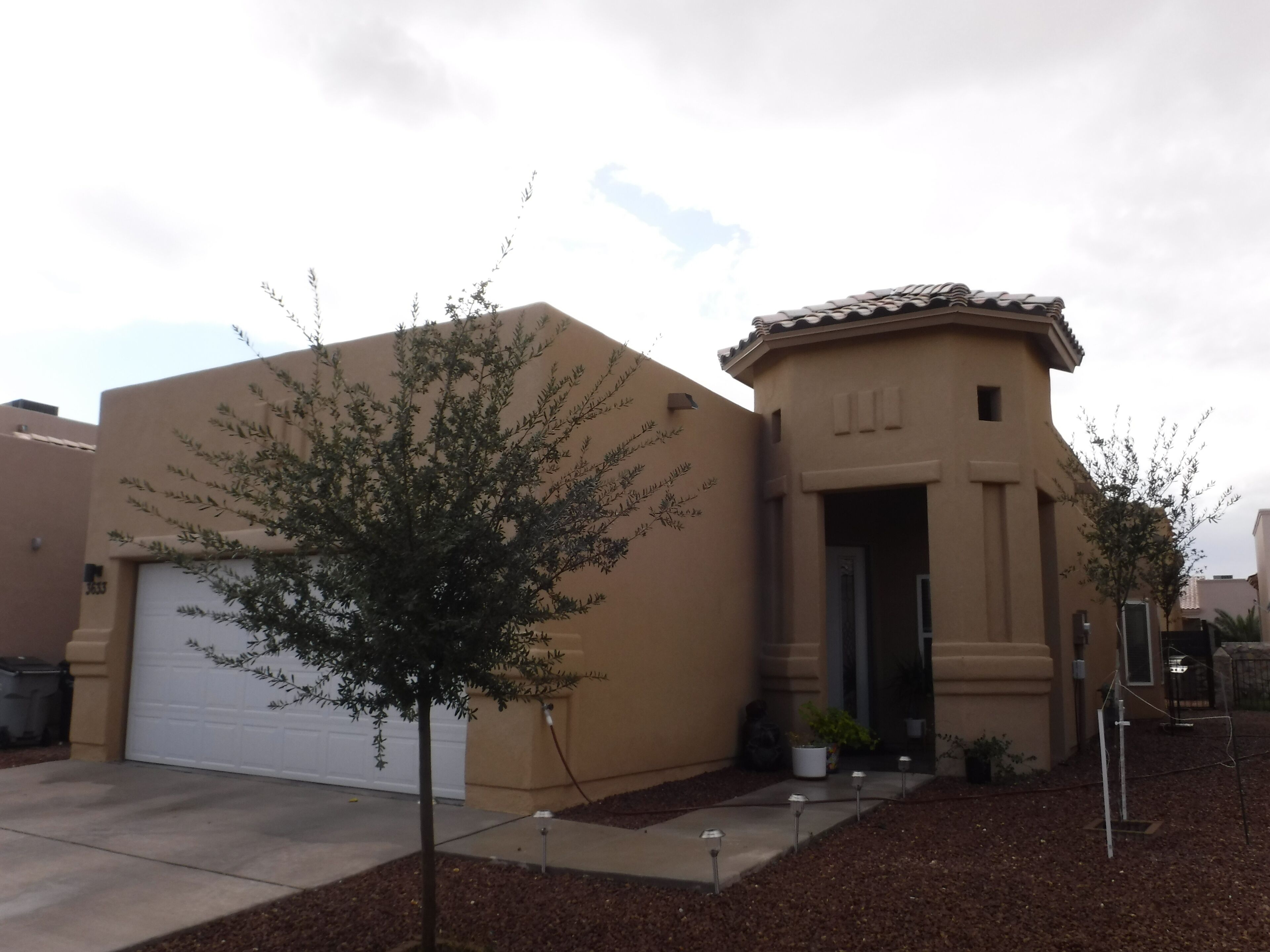 Pets Welcomed gated community with Pool and gym.