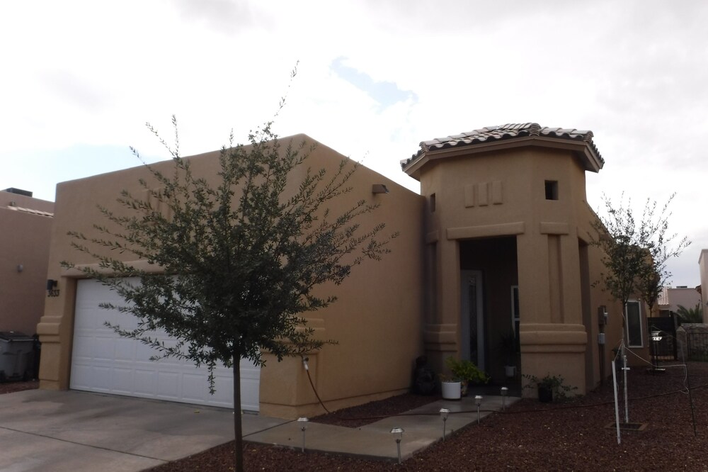 Pets Welcomed gated community with Pool and gym.