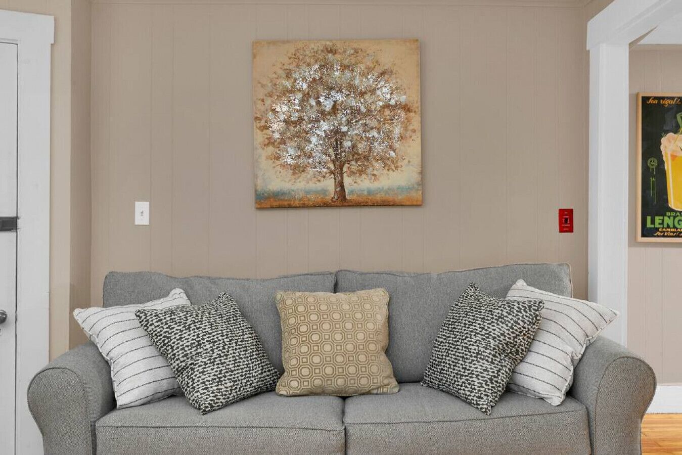 Clean & Cozy Apartment Near Downtown Saco