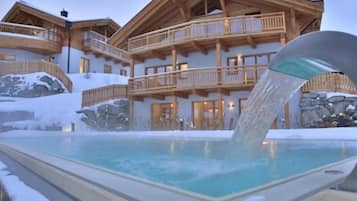 Indoor pool, outdoor pool