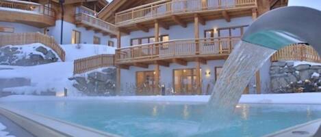 Indoor pool, outdoor pool