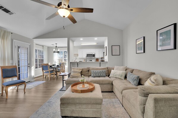 Smart TV, chimenea y tenis de mesa 